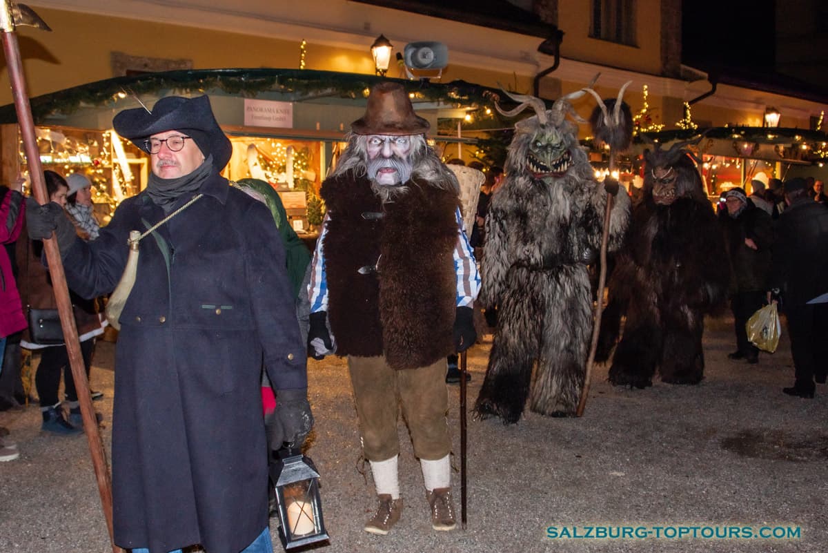 Рождественские рынки Зальцбурга, традиции Адвента, шествия Крампусов, фестивали, шопинг и зимние виды города — всё, что нужно знать о Рождестве в Австрии.